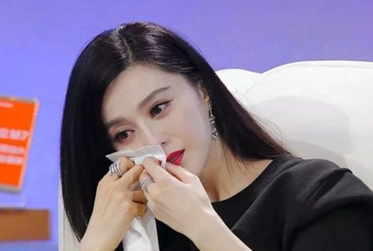 Một năm sóng gió của làng giải trí Hoa ngữ