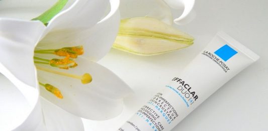 Những sản phẩm trị mụn cho nữ có hiệu quả vượt trội nhất hiện nay review-kem-tri-mun-laroche-posay-effaclar-duo